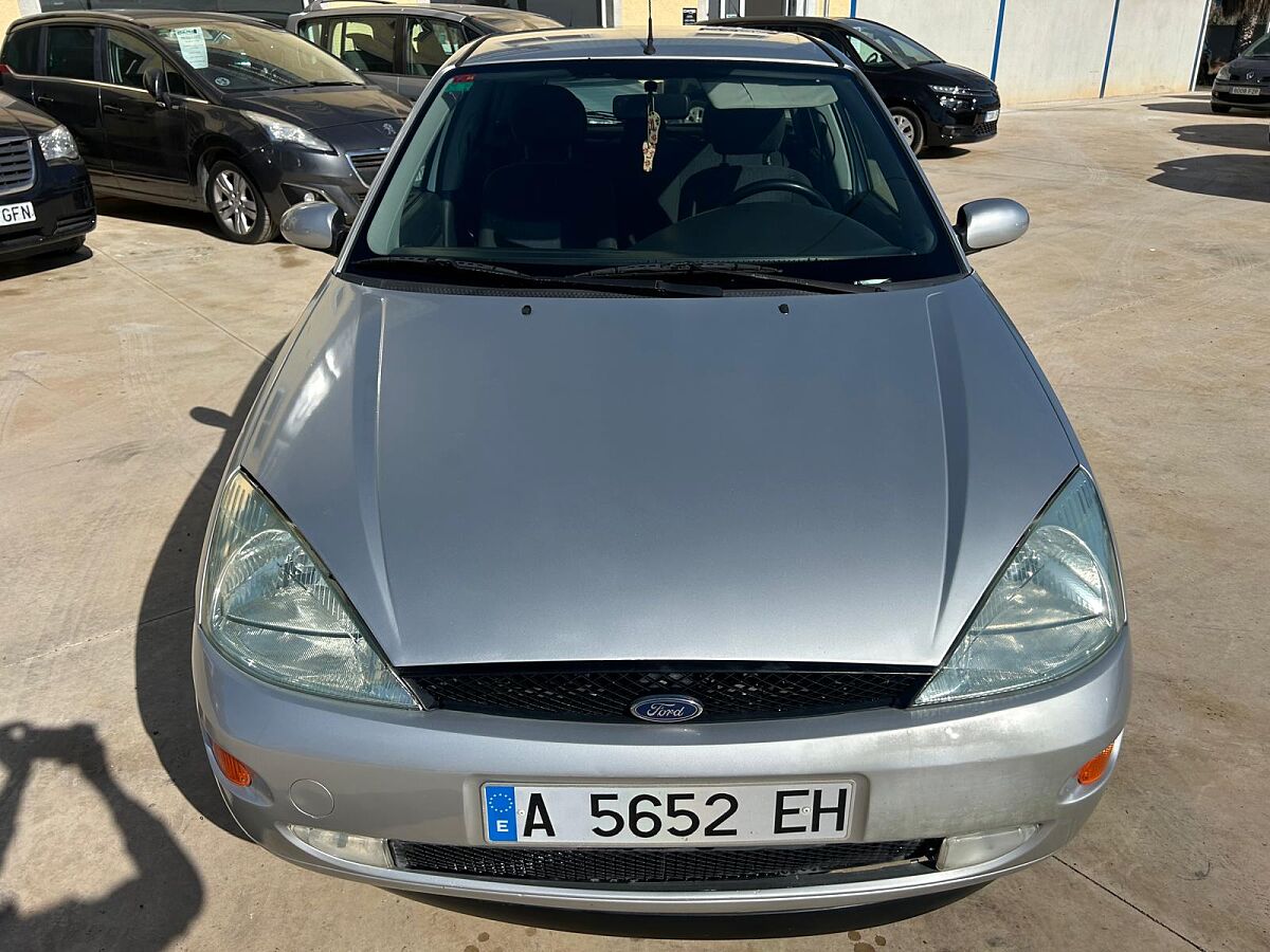 FORD FOCUS TREND 1.6 PETROL SPANISH LHD IN SPAIN 193000 MILES SUPERB 2000